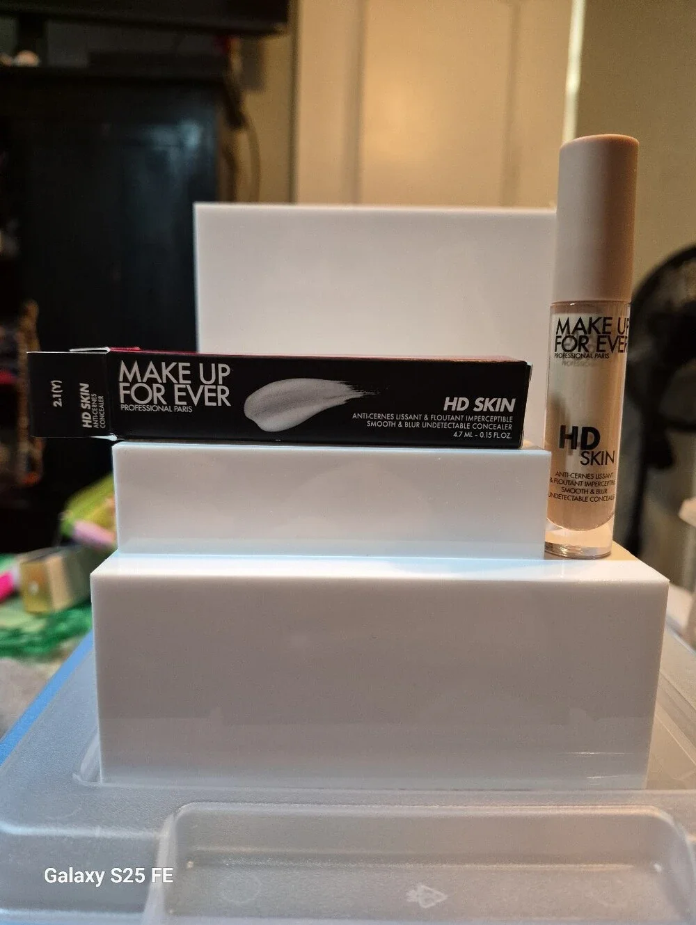 Makeup Forever HD Skin Smooth And Blur Concealer, 2.1(Y) (Biscuit) 4.7 Ml, New